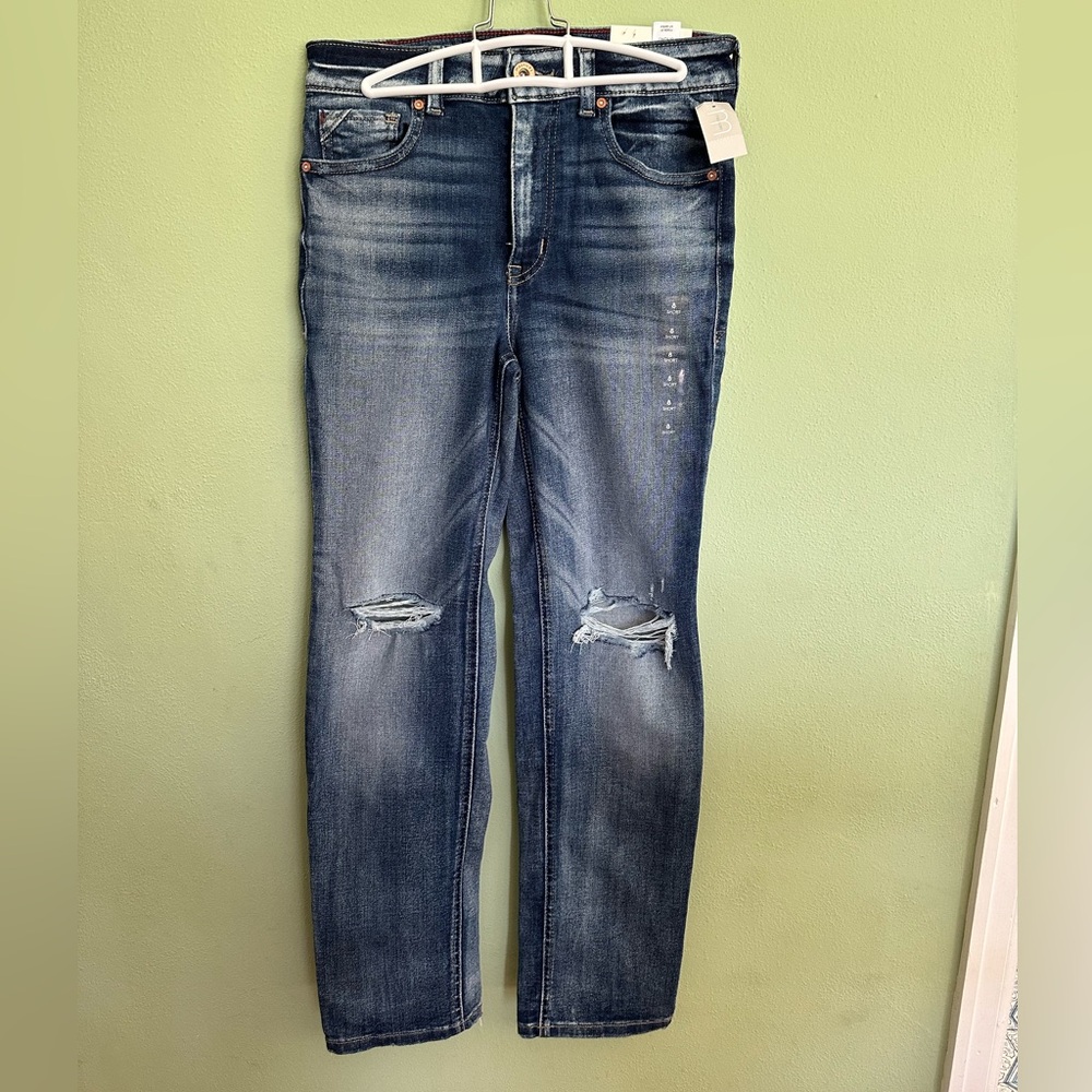 Women’s size 8, SHORT straight leg jeans